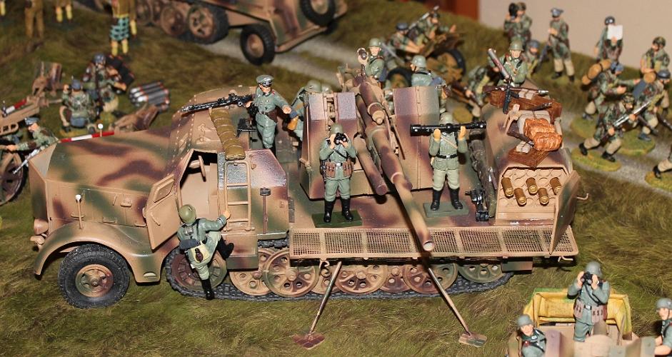 44_Halb-Kette_mit_Geschuetz - Fa.Lineol-Duscha.JPG